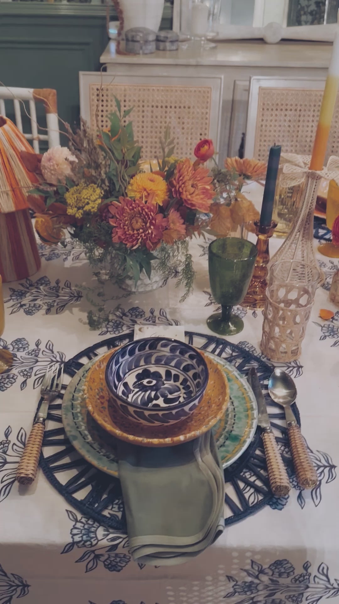 THE BLUE LILY TABLECLOTH