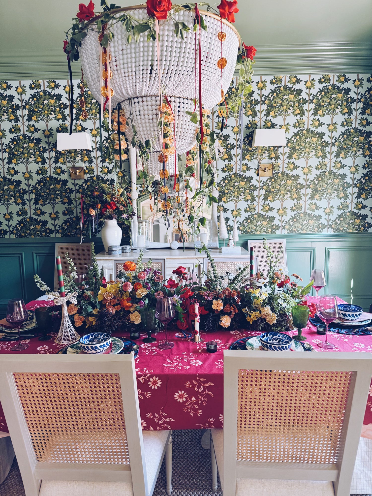 THE PETAL ROUGE TABLECLOTH